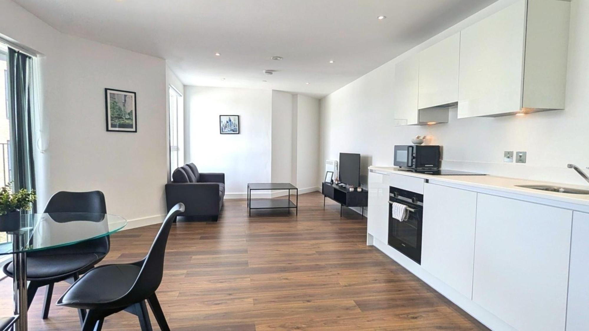 Luxury 2 Bed - Grand Exchange Apartment Bracknell