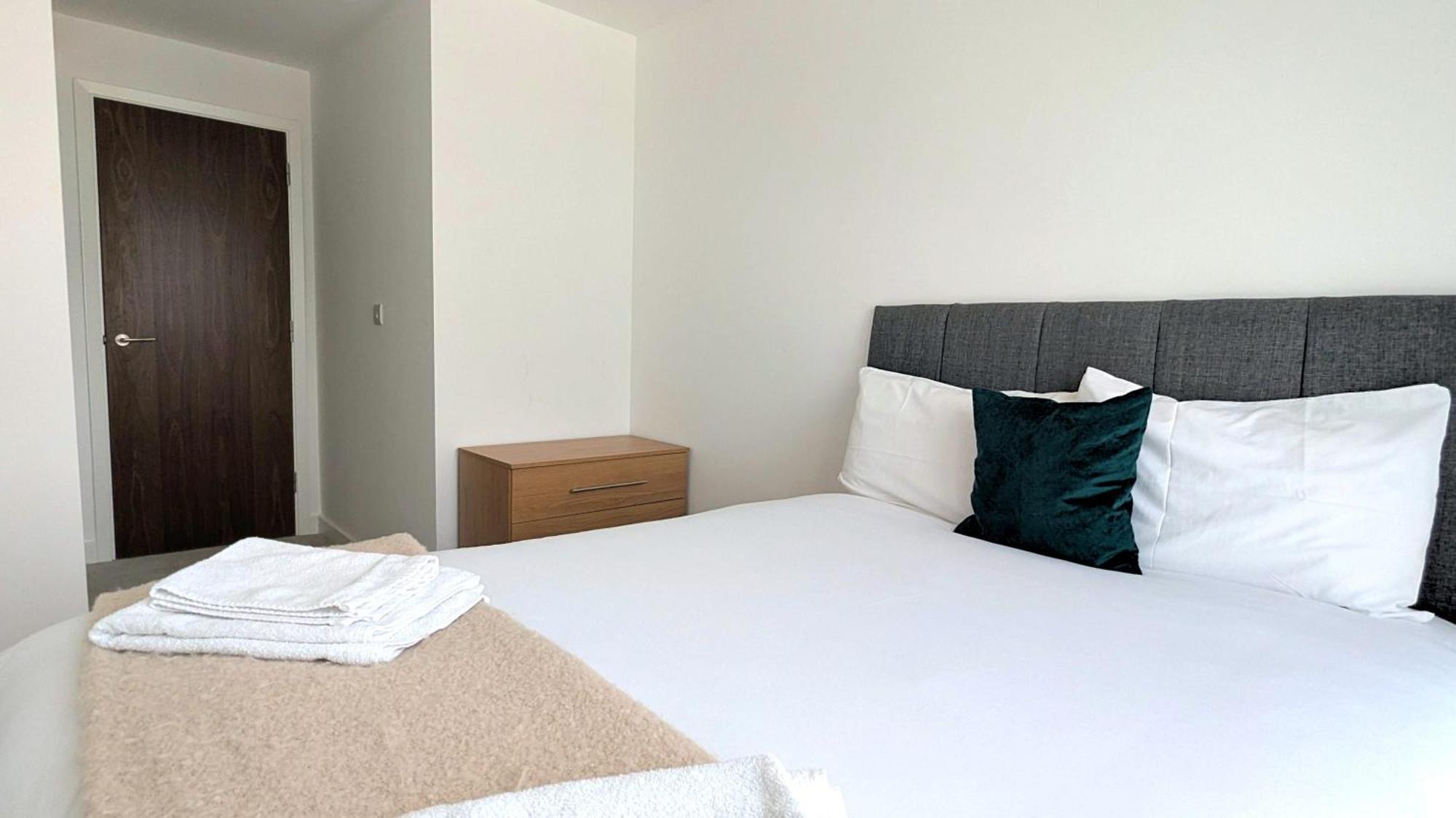 Luxury 2 Bed - Grand Exchange * Bracknell